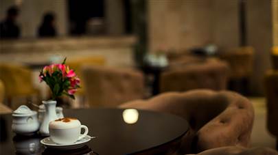 لابی هتل بین الحرمین شیراز لابی هتل بین الحرمین شیراز